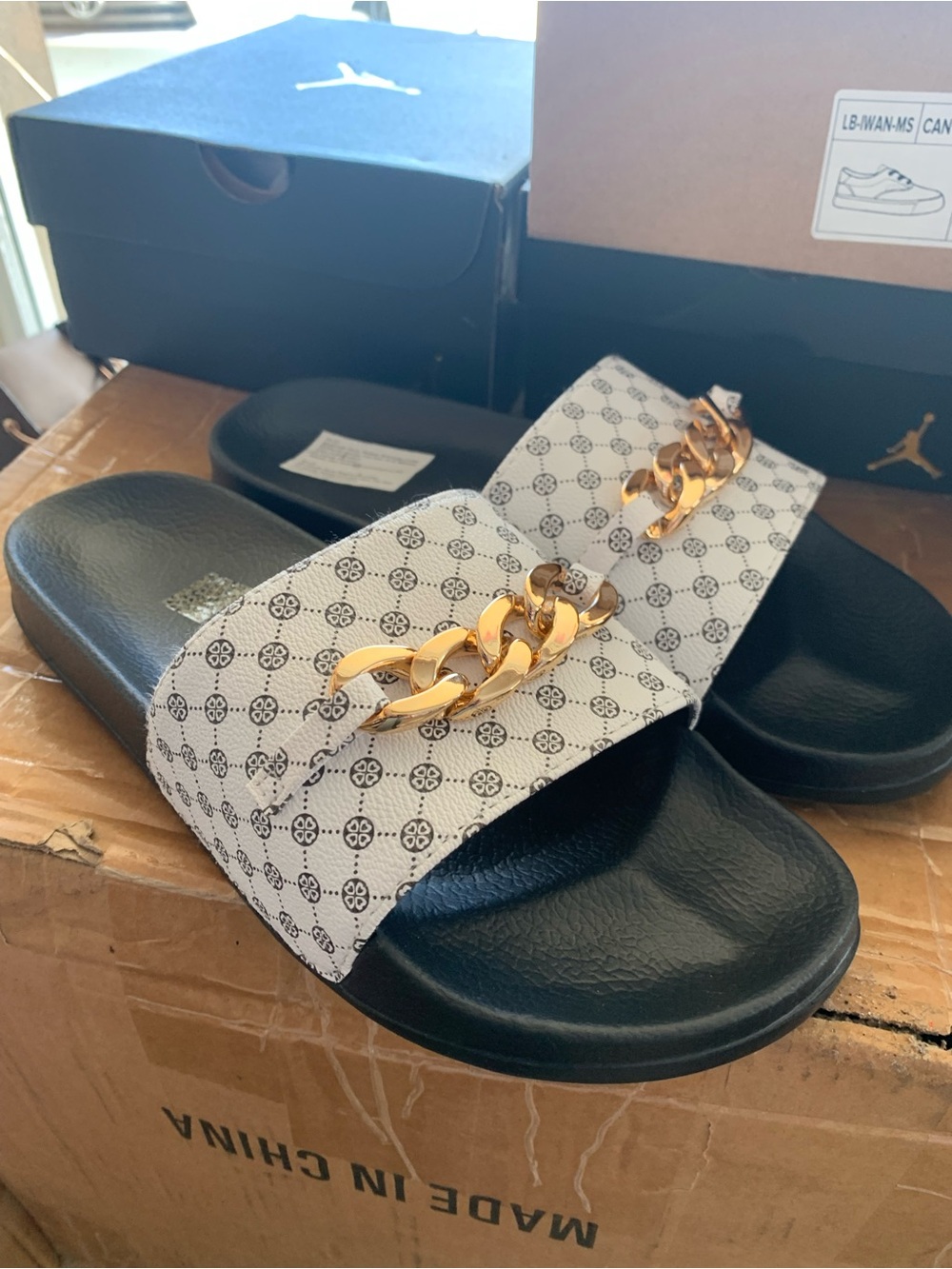Women's Lightweight Chain Decoration Slides